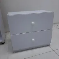 کشو و قفسه چوبی