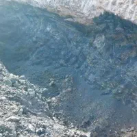 لئوناردیت هیومیک