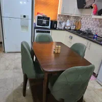 مبل راحتی و ست غذا خوری ۴ نفره