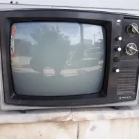 تلویزیون قدیمی سیاه و سفید
