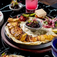 پذیرش نیرو در کافه رستوران با تمام امکانات ورایگان