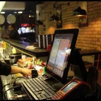 استخدام صندوقدار خانم