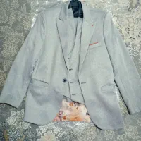 کت و شلوار همراه با جلیقه|لباس|بابل, |دیوار