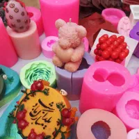 تعدادی قالب شمع سیلیکونی پلاستیکی به فروش میرسد|صنایع دستی و سایر لوازم تزئینی|رشت, لاکانی|دیوار