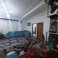 یک طبقه از دو طبقه ۸۵ متری ورودی مجزا با مغازه