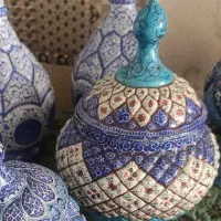 هنرجوی مینا کاری