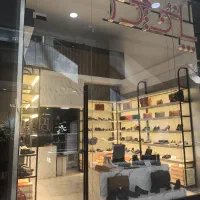 یک باب مغازه در خیابان جمهوری اسلامی