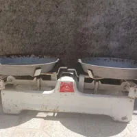 ترازو قدیمی سنگی ۲۰ کیلویی