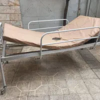 تخت بیمارستانی در حد نو