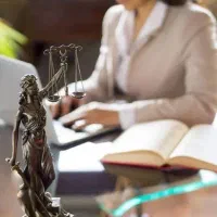 وکیل پایه یک دادگستری