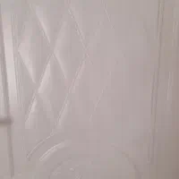 درب اتاقی سفید همراه چارچوب و دستگیره کاملا نو
