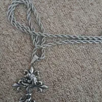 گردنبند صلیب و انگشتر جمجمه