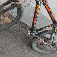 چرخ|دوچرخه، اسکیت، اسکوتر|بوئین و میاندشت, |دیوار