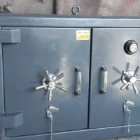 گاوصندوق زیرفترینی‌ طلا‌ فروشی‌ ارتفاع 80 عرص120