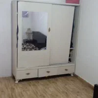 تخت خواب دو نفره، تشک 180 و کمد،میز آرایش و آینه|تخت و سرویس خواب|خوی, |دیوار