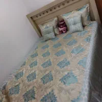 تخت وخوش خواب درحد نو وکمدوپاتختی باآهن زیر