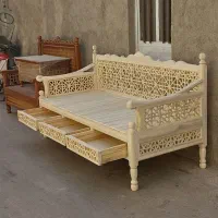 شاهنشین سنتی همراه با کشوی چوبی|مبلمان خانگی و میز عسلی|قم, رضویه|دیوار