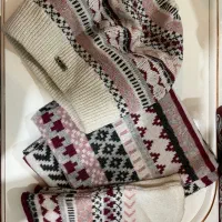 کلاه شالگردن ،پیراهن، لباس