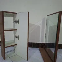 آینه‌ی دستشویی