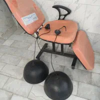 دو تا لوستر نیم کره‌ای بزرگ