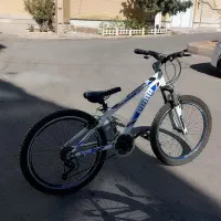 دوچرخه در حد نو|دوچرخه، اسکیت، اسکوتر|صدرا-فارس, فاز ۱|دیوار