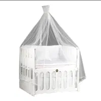 تخت کنار مادر