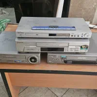 ۳،دستگاه ویدعو پانوسونیک و یه دستگاه DVD سامسونگ