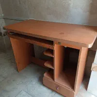 میز کامپیوتر و تخت کم جا