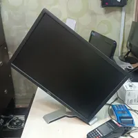 مانیتور ۲۴ اینچ مارک DELL استوک|قطعات و لوازم جانبی رایانه|اسلام‌شهر, |دیوار