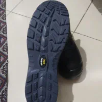 کفش کار وکفش کوه نوردی|کیف، کفش، کمربند|گلبهار, شهر جدید گلبهار|دیوار