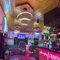 کار در کافه رستوران