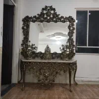 فروشنده و خریدار اینه و شمعدان برنزی و وسایل برنزی