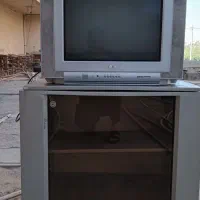 تلوزیون و میز تلوزیون