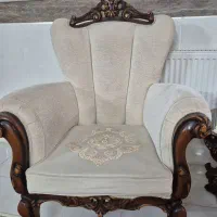 مبل کلاسیک هفت نفره با میز