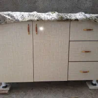 یک‌عدد کابینت گالوانیزه درب‌چوبی‌