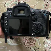 دوربین کنون 7D در حد نو