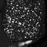 یک عدد شهاب سنگ با جذب آهنربا به فروش میرسد|جواهرات|رشت, لاکان|دیوار