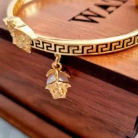 دستبند ورساچ