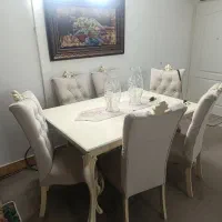 میز غذا خوری در حد نو