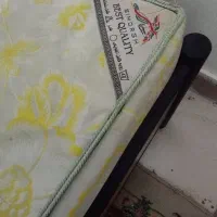 تخت دونفره چوب و فلز با تشک و میز آرایش آینه دار|تخت و سرویس خواب|بیرجند, |دیوار