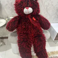 عروسک خرس قرمز
