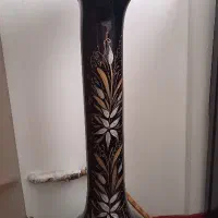 گلدان شیشه‌ای بلند مشکی کاملا سالم