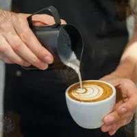 کمک باریستا - خانم