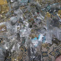 مقدارزیادی بدلیجات نونو دستبند آویز سنجاق سینه|بدلیجات|تهران, خرمشهر|دیوار