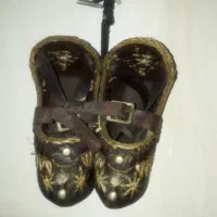 گیوه چرم  و قفل و قیچی عتیقه