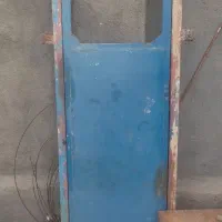 در درب  دستشویی