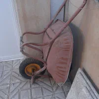 فرغون و چهار پایه و بشکه یک عدد