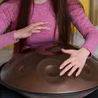 اموزش هنگ درام وگیتار مدرس خانم