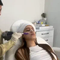 زیبایی پوست با فشیال کار