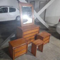 تخت خواب دو نفره با میز آینه و دوتا میز عسلی|تخت و سرویس خواب|تهران, شهرک بوعلی|دیوار